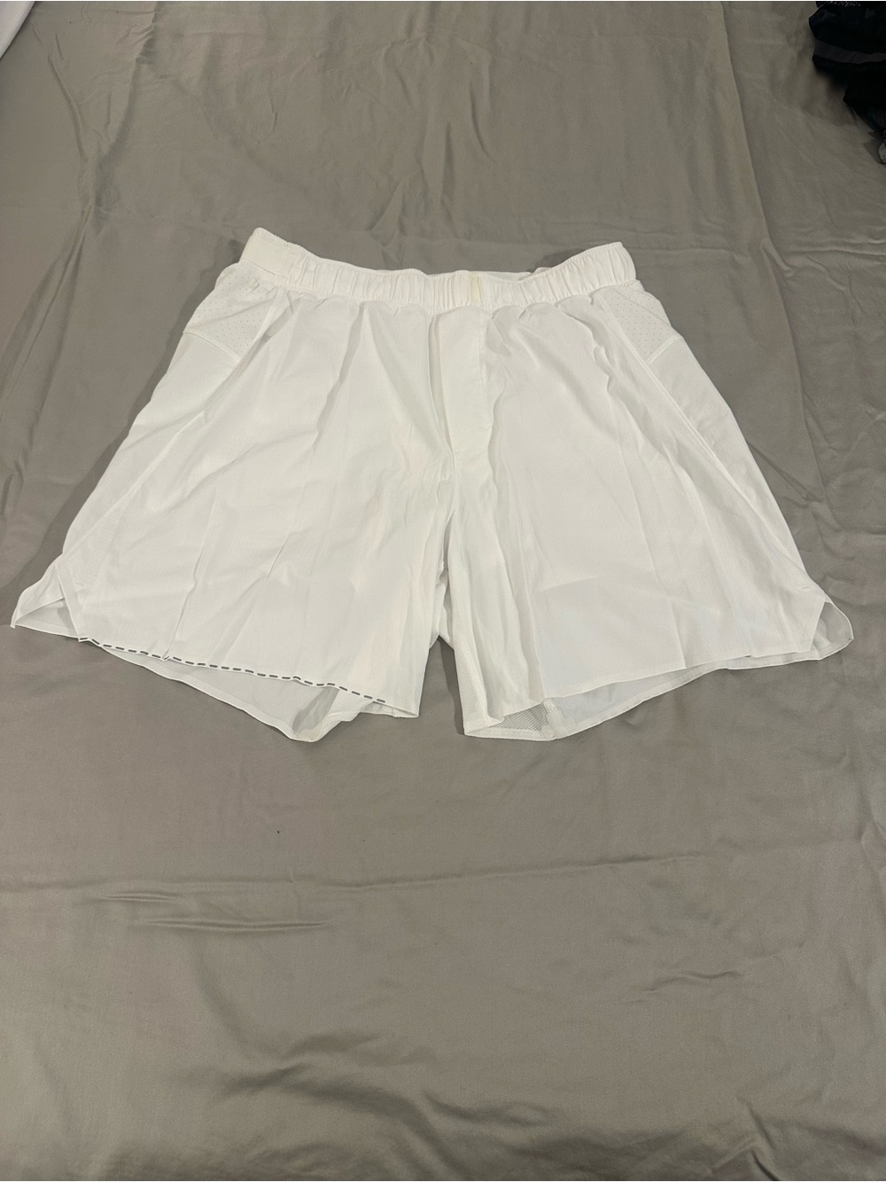 Lululemon White - M - Surge linerless 7” shorts